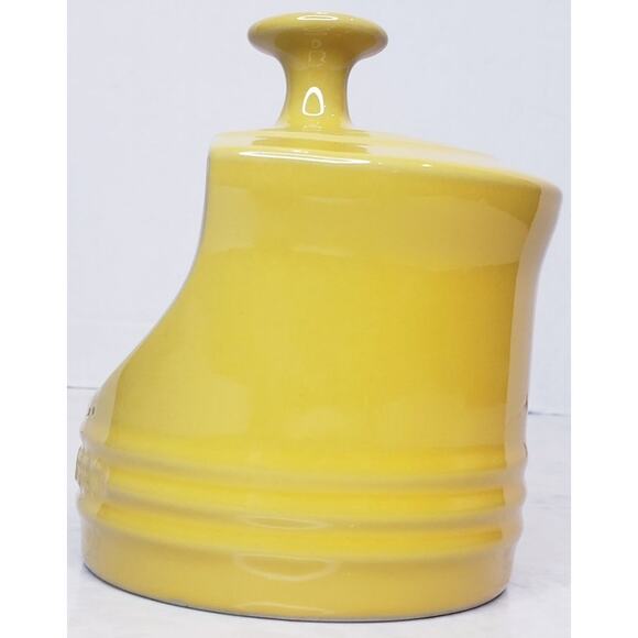 LE CREUSET Stoneware Salt Crock Yellow 10 oz./ 0.3L *Minor Imperfection* - Picture 2 of 11